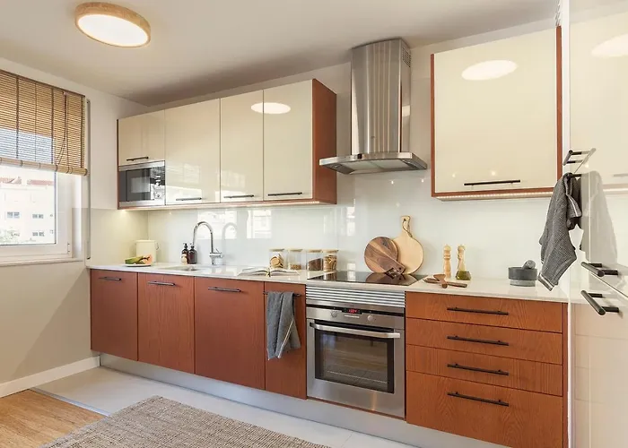 Karimata - 2 Bedrooms And Parking In Arroios شقة Lisboa