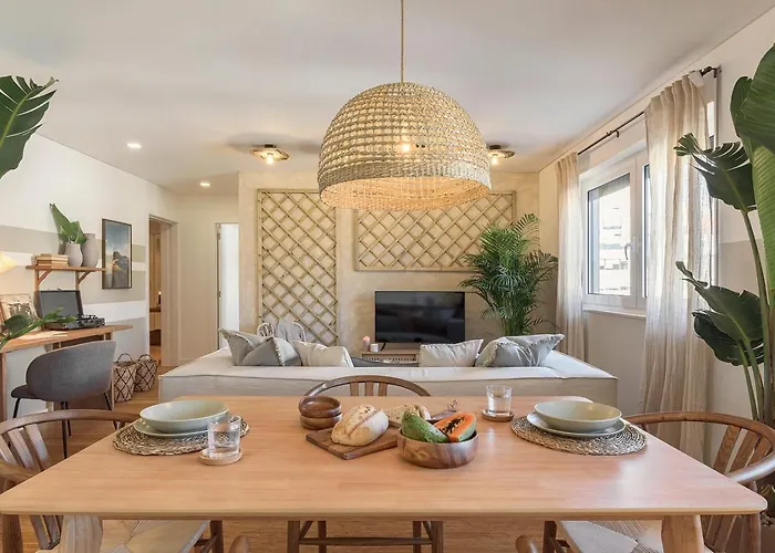 Karimata - 2 Bedrooms And Parking In Arroios * Lisboa